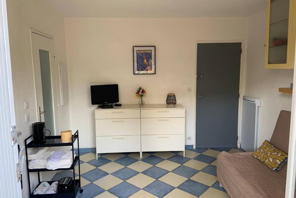 Les Bains De Mer Yourhosthelper Apartment Bandol Exterior photo